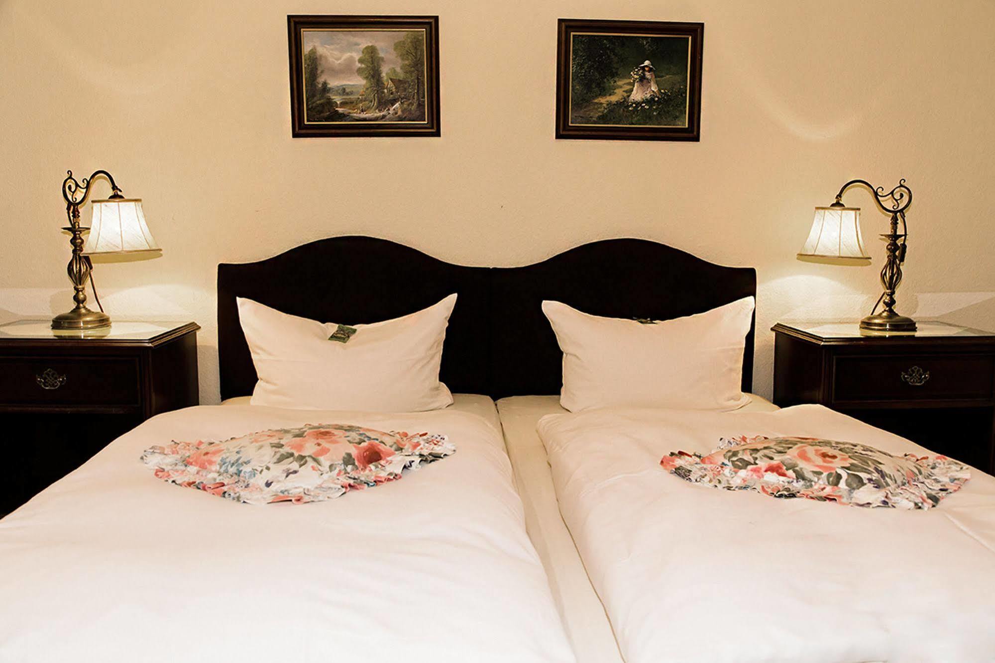 Hotel Kronprinz Falkensee Extérieur photo