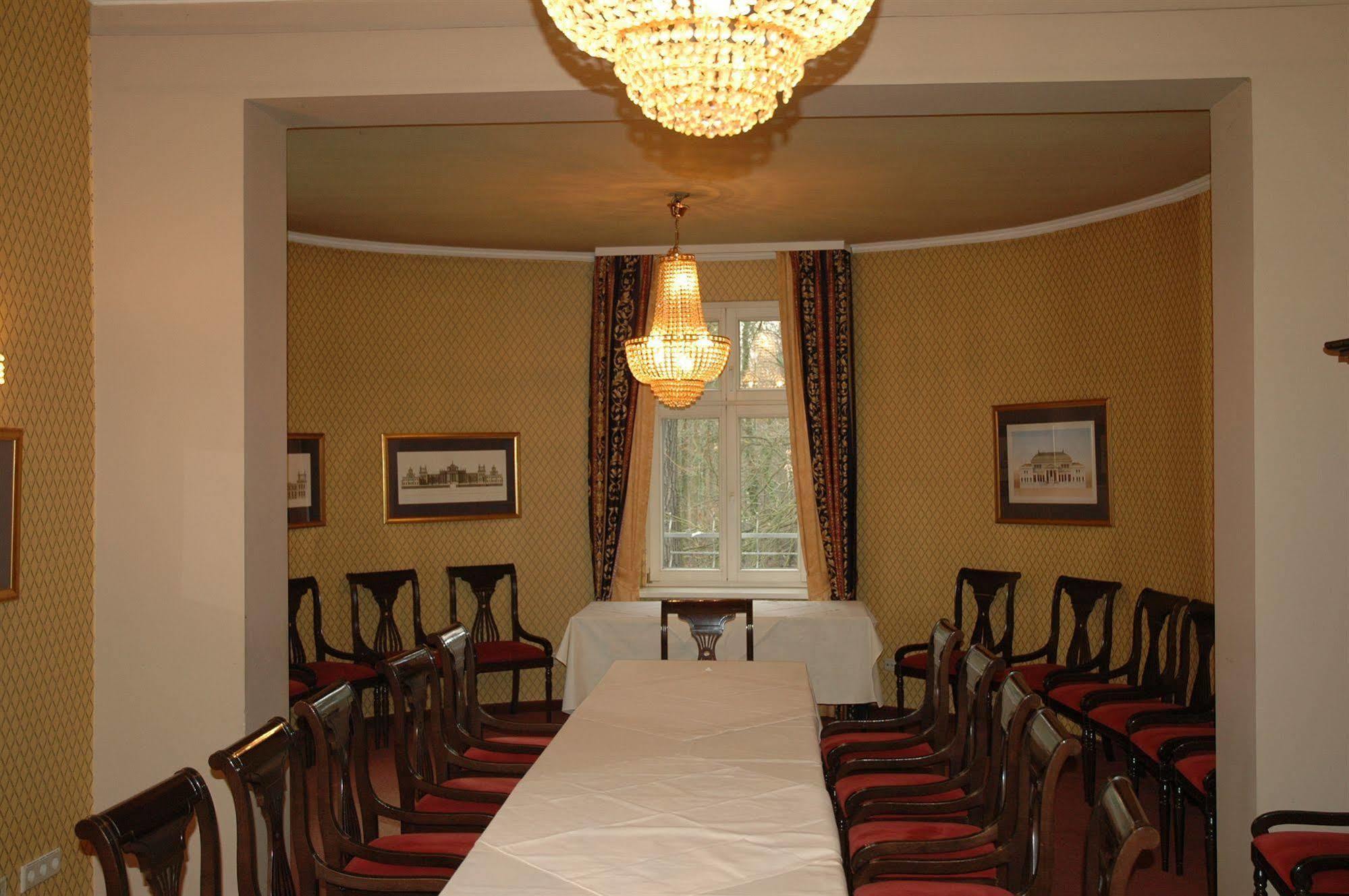 Hotel Kronprinz Falkensee Extérieur photo